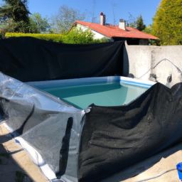 Accessoires et Produits d'Entretien : Astuces et Solutions pour une Piscine Impeccable Senlis